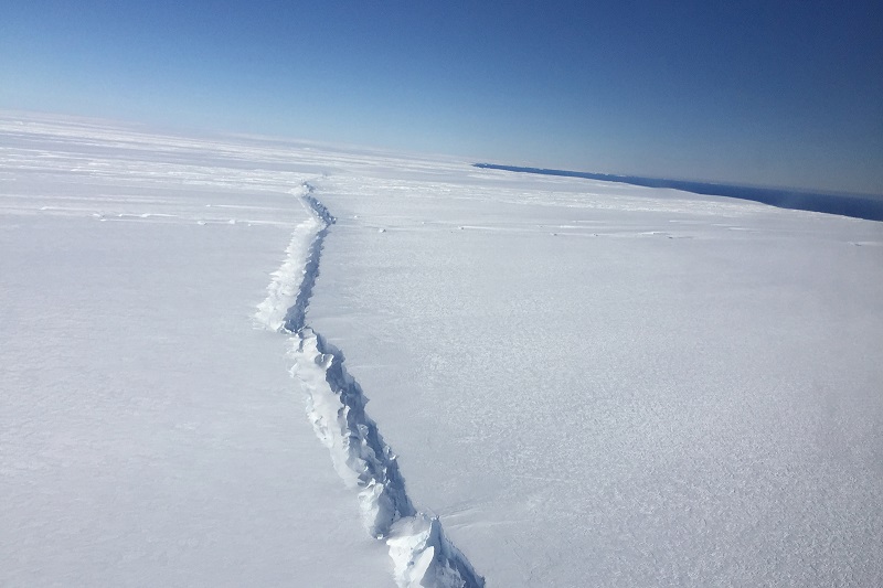 Why a Massive Ice Sheet of Antarctica is Cracking?