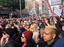 750,000 Women Crowd gathered in Los Angeles against Trump