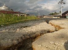 Earthquake, tsunami kill 844 in Indonesia