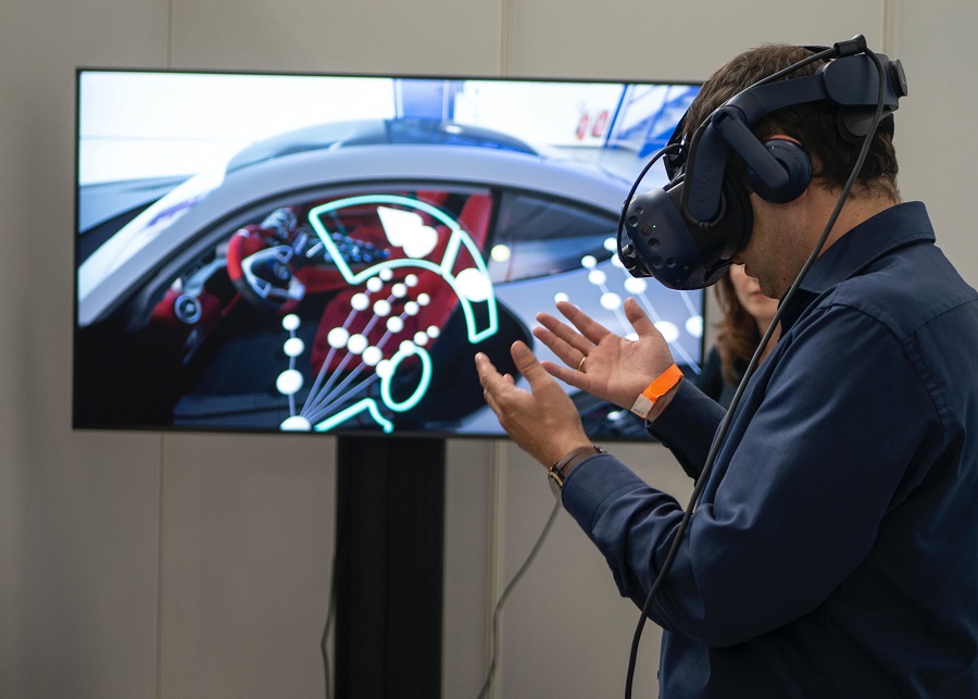 AR and VR Technology Attracting More Mobile and PC Gamers