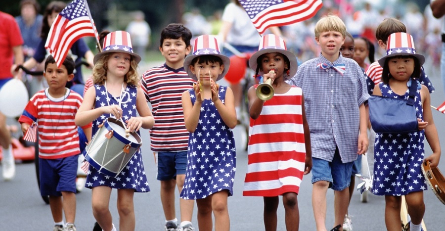 Americans Wear Red, Blue, & White on The 4th Of July the Independence Day